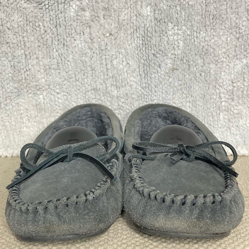Minnetonka Womens Grey Suede Leather Faux Fur Lined Moccasins Shoes Size US 10 M - Picture 3 of 11